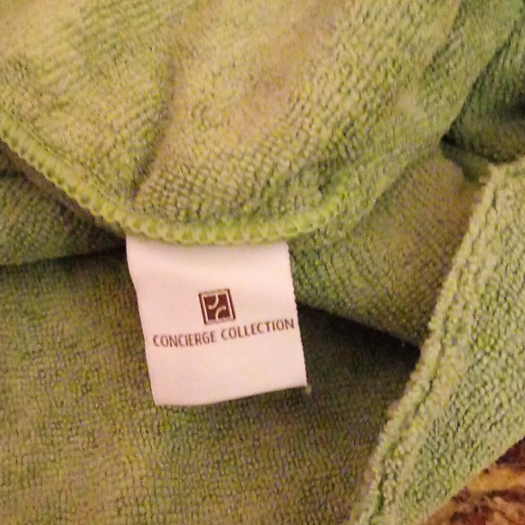 Set of2 Concierge Collection Microfiber Head Towel - Picture 3 of 4